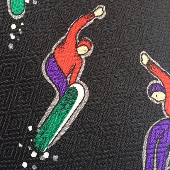 Deborah Handmade Snow Boarding Tie - Picture 3 of 7